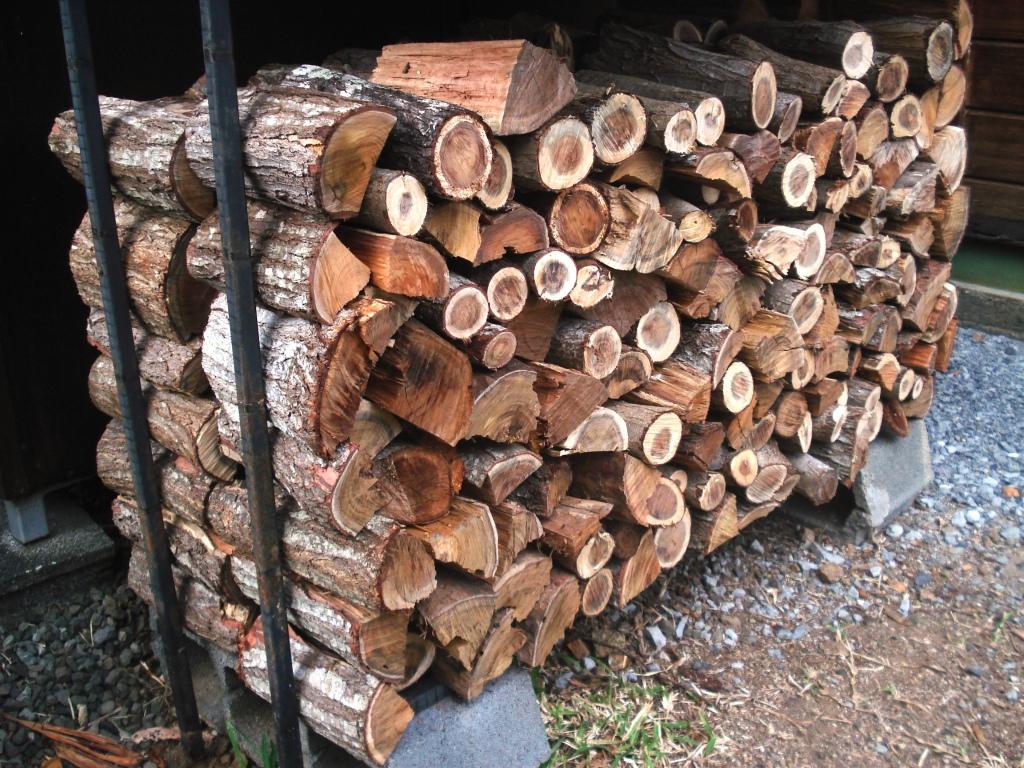 Bois de feu (uniquement du gaïac) cheminées, braseros, BBQ, fumoir...